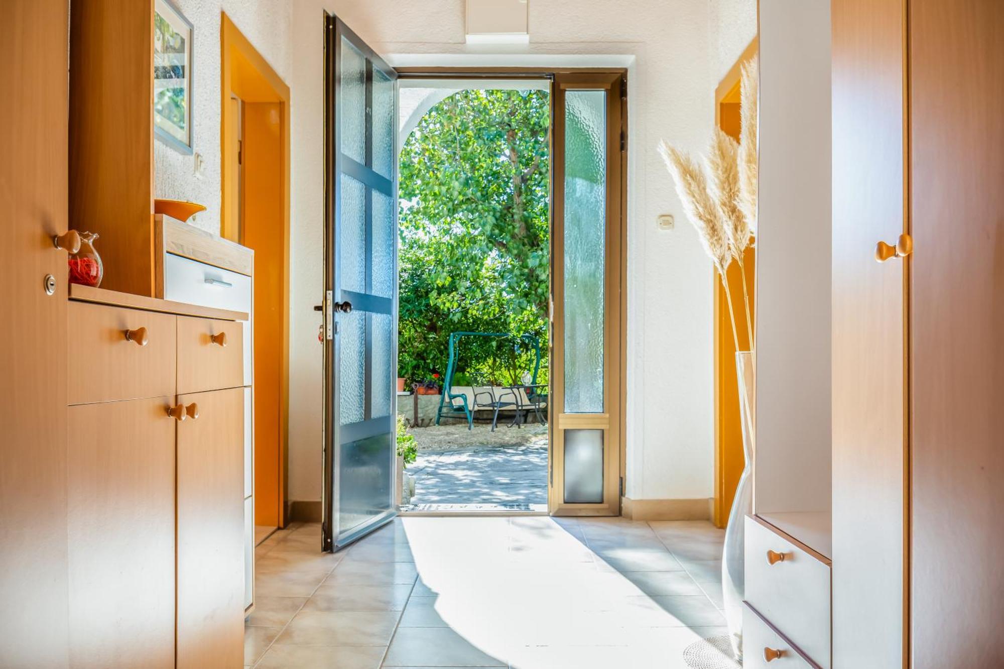 Apartmani Lovrenco Krvavica Exterior photo
