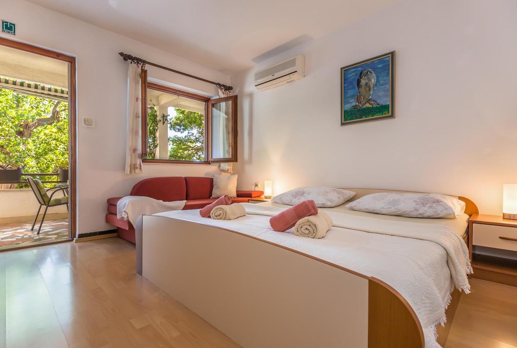 Apartmani Lovrenco Krvavica Exterior photo